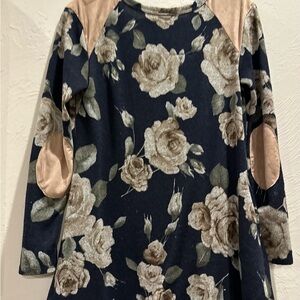 Floral shirt. Medium